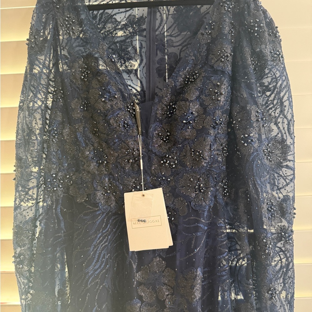 Elegant Navy Lace Dress - Picture 2 of 9